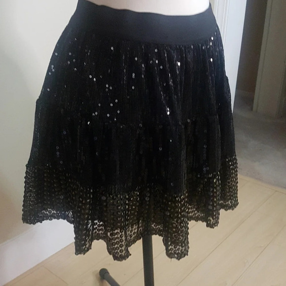 Sans Souci sequin skater  mini skirt - Picture 3 of 8